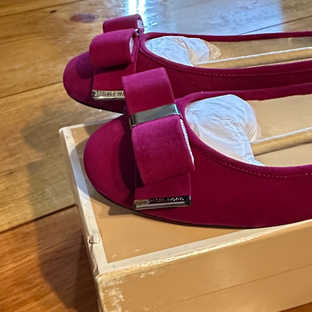 Michael Kors Kiera Fuchsia Flats with Bow Detail - Picture 4 of 5